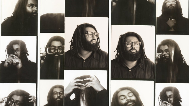 Elmiene - Useless(Without You) (Visualiser)