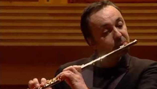 Philippe Bernold - Devienne - Flute Concerto No.7 In E Minor: Allegro (Live In Caracas 2011) (Live)