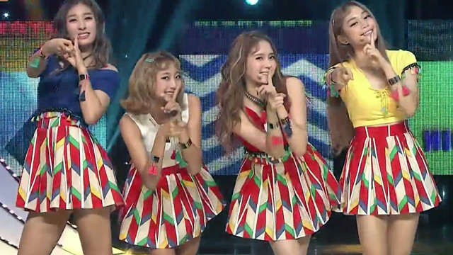 Highteen - Boom Boom Clap (Live At Show Champion 2016/10/26) (Live) (붐붐 클랩)