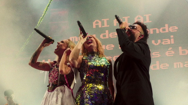 Cláudia Pascoal - Três É Demais