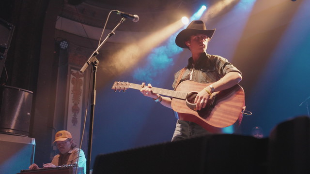 Waylon Wyatt - Old Habits (Live From Columbus, Ohio)