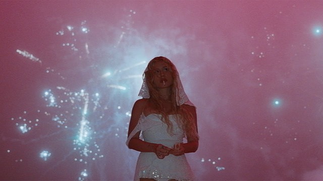 Slayyyter - BEAT UP CHANEL$