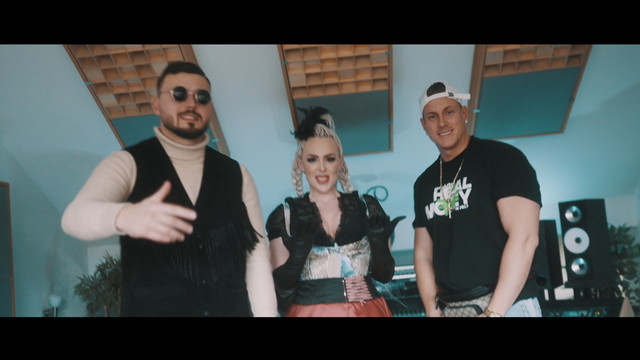 Alpenlydia - Bis die Hütte explodiert