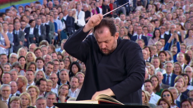 Andris Nelsons - Die Csárdásfürstin, Act I: Heia, heia, in den Bergen ist mein Heimatland