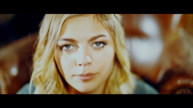 Louane - Notre amour boit la tasse
