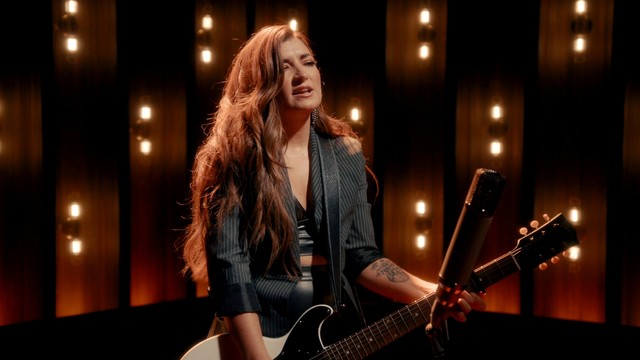 Tenille Townes - At Last (Live)