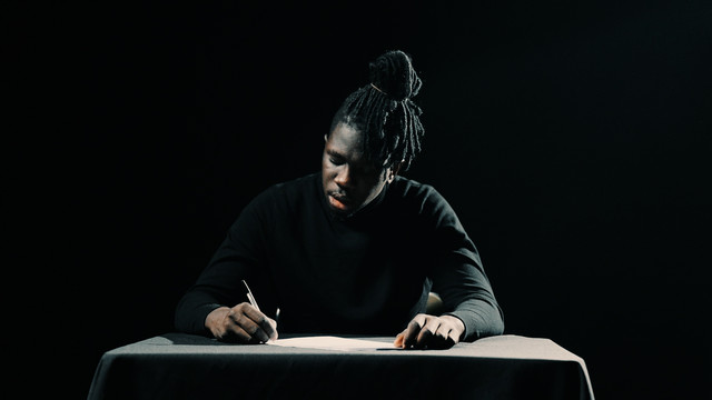 Dadinho - Toute l'année (Clip officiel)