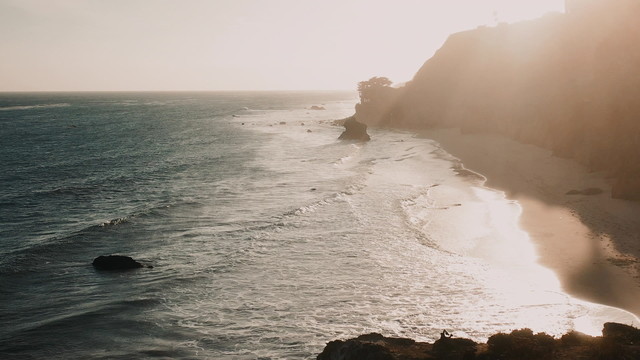 Emdey - Love 2 U (Lyric Video)