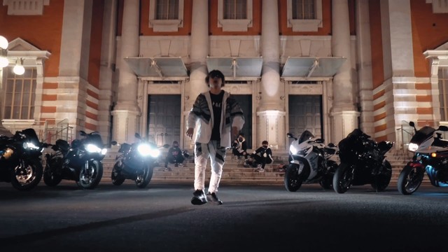 ZEUS - 灰色(feat. ZEUS)