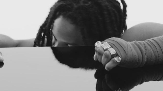 Genesis Owusu - Black Dog!