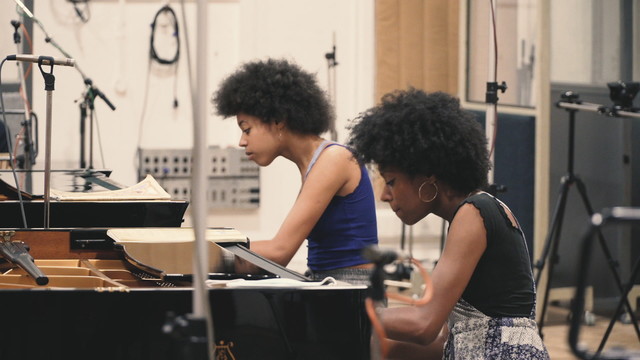 Isata Kanneh-Mason - Saint-Saëns: Carnival of the Animals: Finale