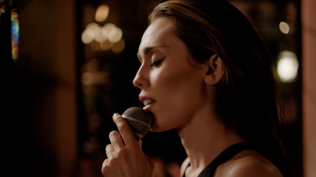 Miley Cyrus - End of the World (Live from Chateau Marmont)