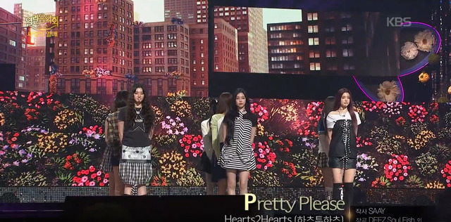 Hearts2Hearts - Pretty Please (Live)