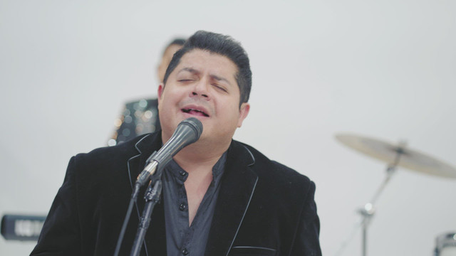 Los Yonic's - Me Falta Tu Presencia