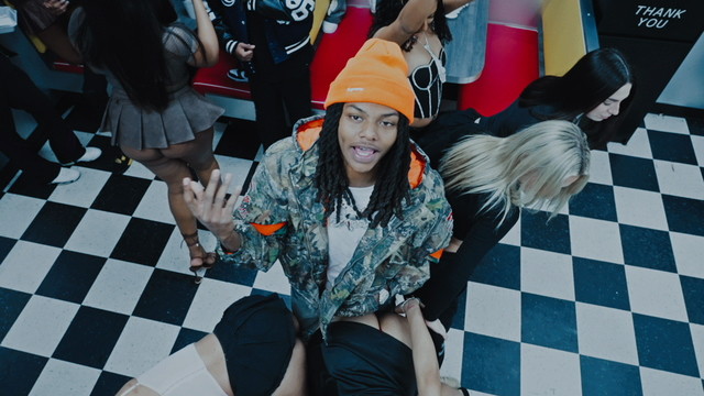 BabyFxce E - Catching Feelings