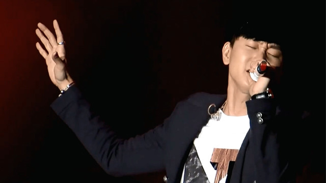 林俊杰 - 她说 + 可惜没如果 + 浪漫血液 + 爱的鼓励 + 因你而在 (2015QQ音乐年度盛典)