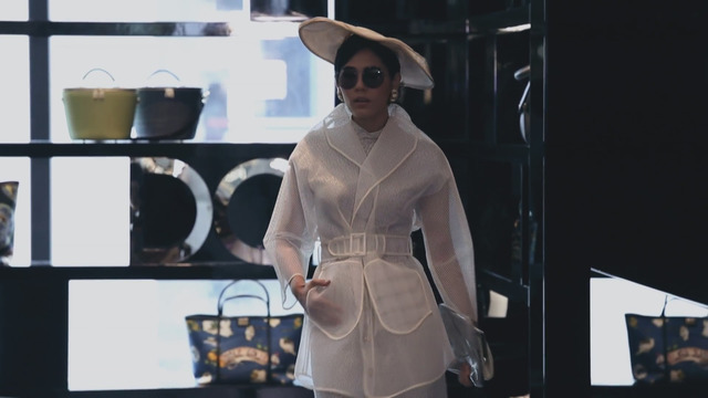 Chompoo Araya - L.O.V.E(PLENG PRA KOB LA CORN UN GO GON RUK SA TOR BER RY)