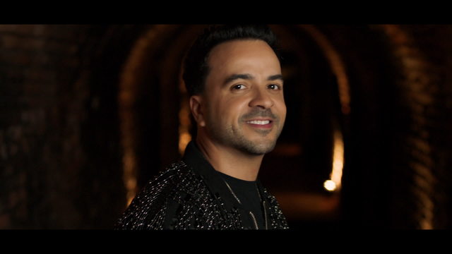 Luis Fonsi - Por Isso Que Eu Bebo