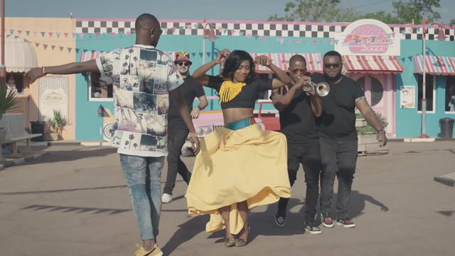 Mi Casa - Movie Star