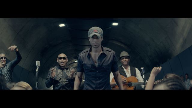 Enrique Iglesias - Bailando