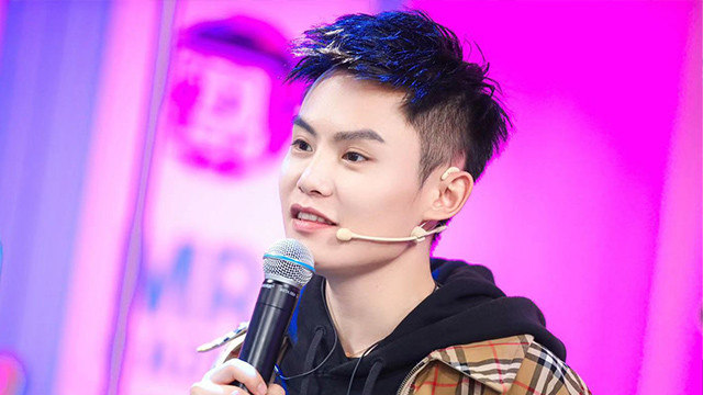 见面吧 - 第166期:多余竖屏机位 秒变“毛毛姐”爆笑全场 (Live)