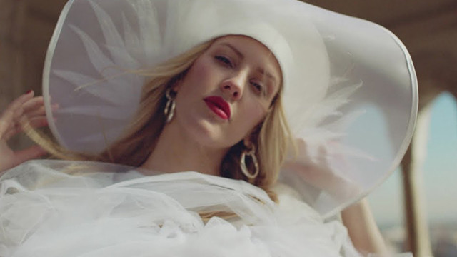 Ellie Goulding - Close To Me