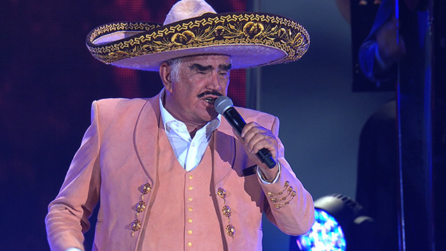 Vicente Fernández - La Ley del Monte (Live)