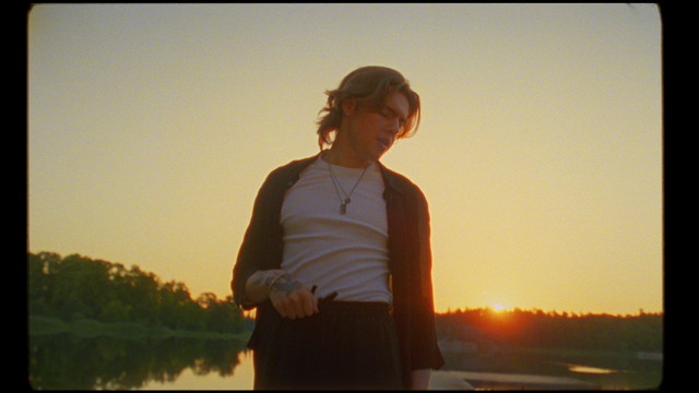 Livingston - Look Mom I Can Fly