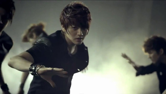 超新星 - 폭풍속으로(SHE'S GONE) (向着暴风)