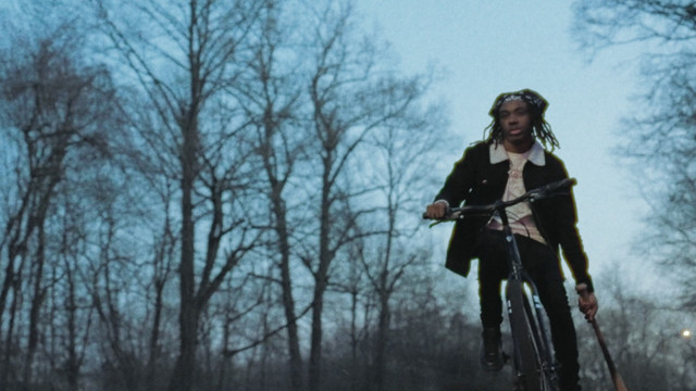 Eem Triplin - AWKWARD FREESTYLE (OFFICIAL MUSIC VIDEO)