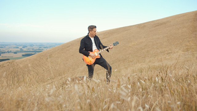 Chris Williams - Born To Fly