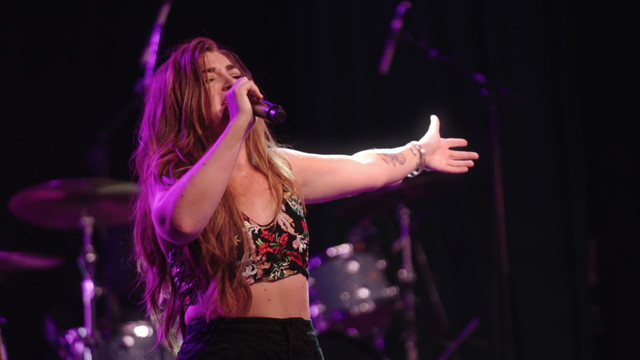 Tenille Townes - The Sound of Being Alone (Live)