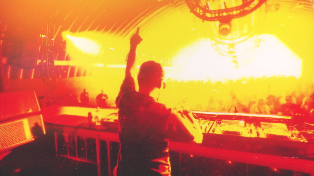 Sonny Wern - Eres Tu(Better Off Alone) (Lyric Video)