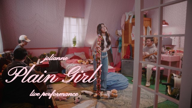 Jolianne - Jolianne - Plain Girl (Official Live Performance Video)