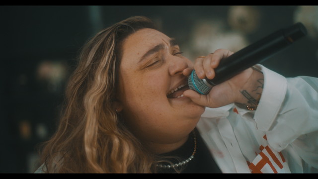 Jamie Fine - Talk Shit (Live Performance)