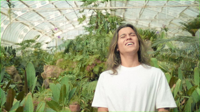 CANETARIA - Tem Beijo Que Abraça A Gente