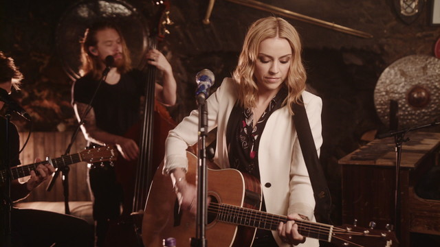 Amy MacDonald - This Is The Life (Acoustic / Drovers Inn Session)