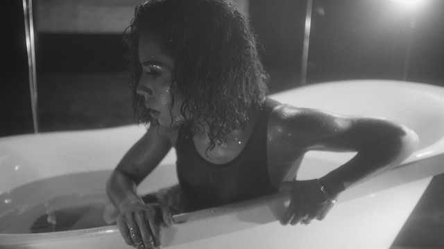 Fela Domínguez - Debajo Del Agua