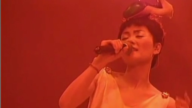 王菲 - 流浪的红舞鞋 (2003菲比寻常演唱会香港红馆场)