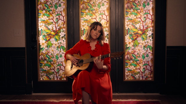 Caroline Spence - The Gift (Live)