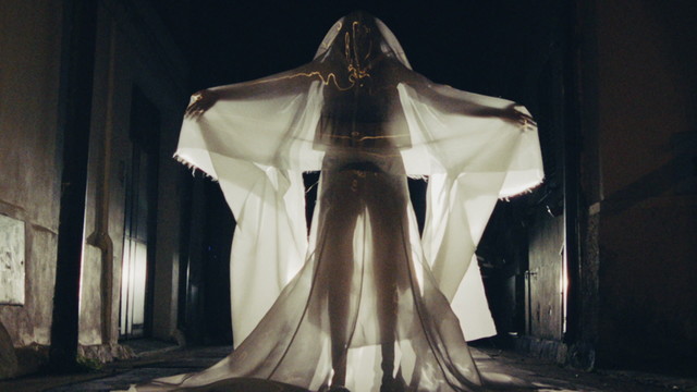Joan Thiele - La forma liquida (Visual video)