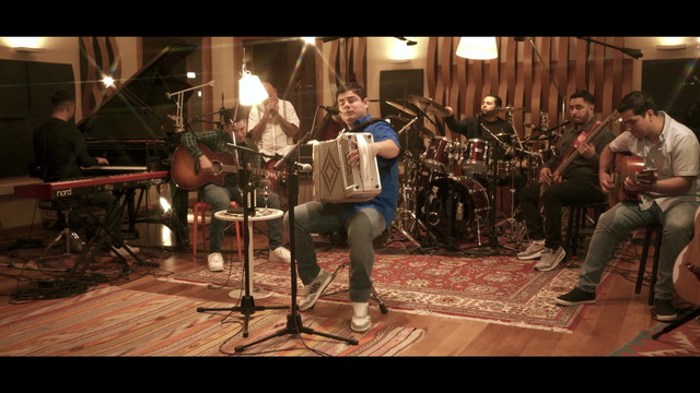 Alfredo Olivas - Vete (En Vivo)