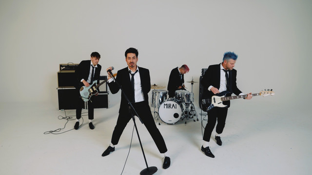 Mirai - Vedle Tebe Usinam