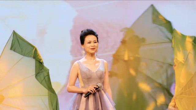 纪小玲 - 上海之春 (Live) (第39届上海之春实况)