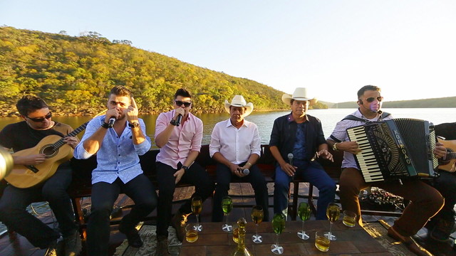 Trio Parada Dura - Vivendo Aqui No Mato (Ao Vivo)