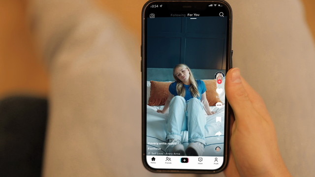 Avery Anna - Self Love (Lyric Video)