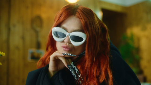 Margaret - Bynajmniej (Official Video)