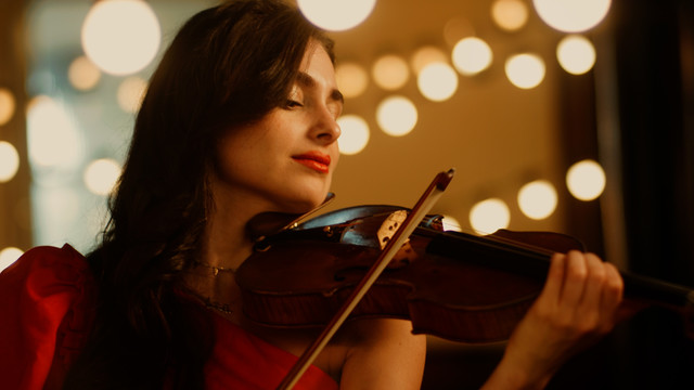 Esther Abrami - All I Want For Christmas Is You