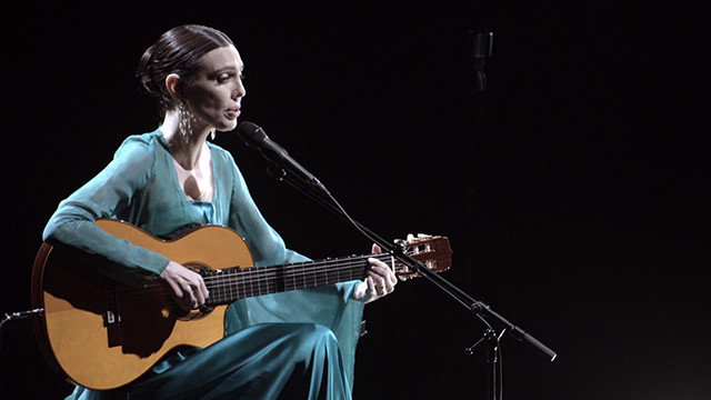 Adriana Calcanhotto - Esquadros (Live)