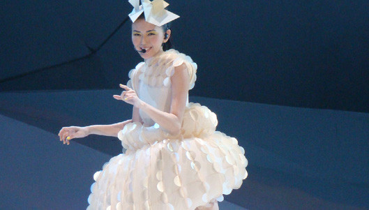 孙燕姿 - 遇见 (红馆演唱会)